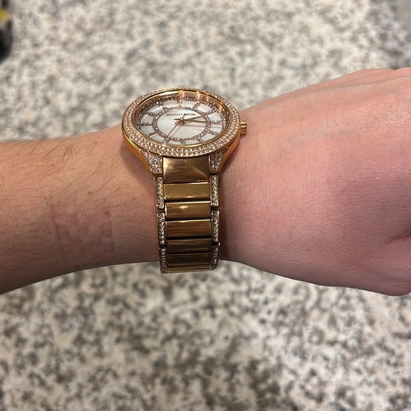 Michael Kors Rose Gold Watch - Picture 2 of 7